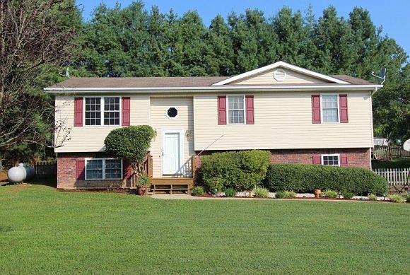 1st image of 3354 Greenwood Dr