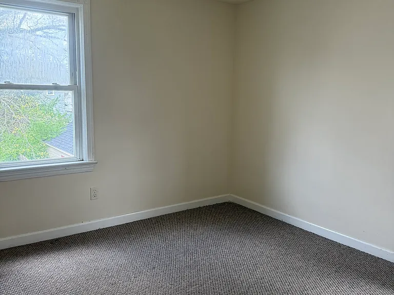 126 Wesley Ave — Photo 6