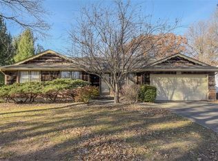 8812 Maple Dr, Overland Park, KS 66207