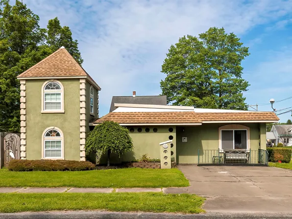 535 Wright St, Corry, PA 16407