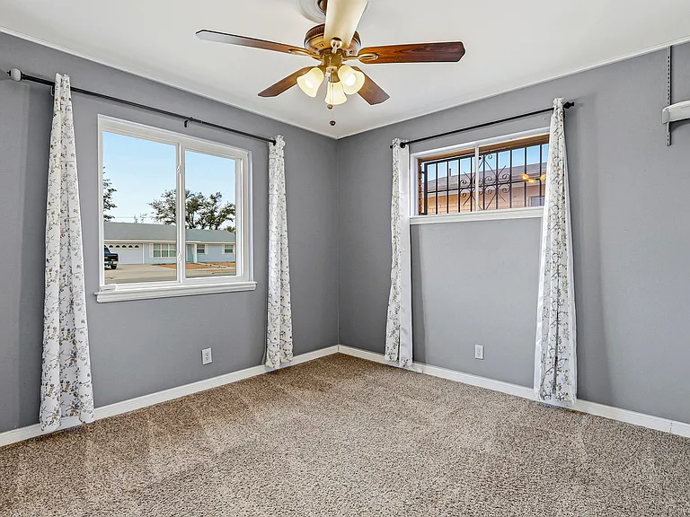 8700 Cielo Vista Dr — Photo 29