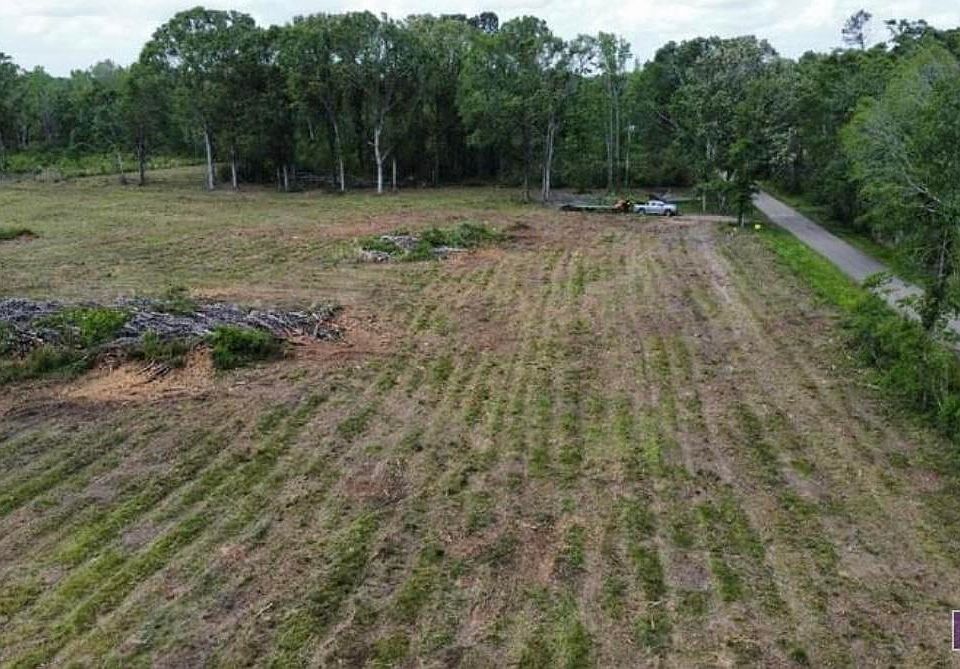 2nd image of Horseshoe Rd W