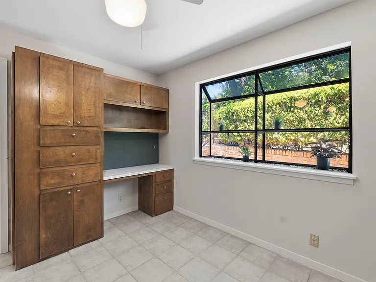 2802 Pecos St — Photo 14