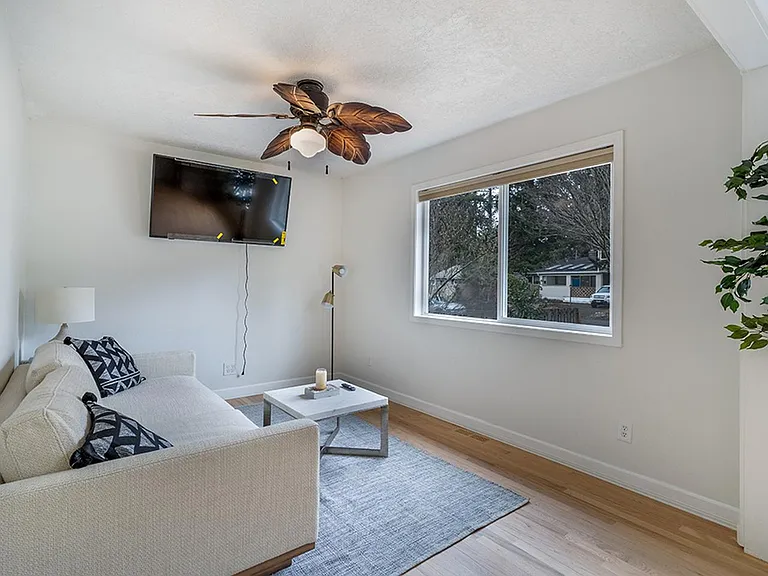 8912 NE Russell St — Photo 9