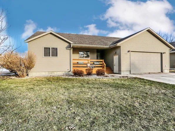 1320 Northview Ln, Aberdeen, SD 57401
