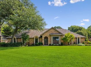 2221 Stonegate Dr, Denton, TX 76205