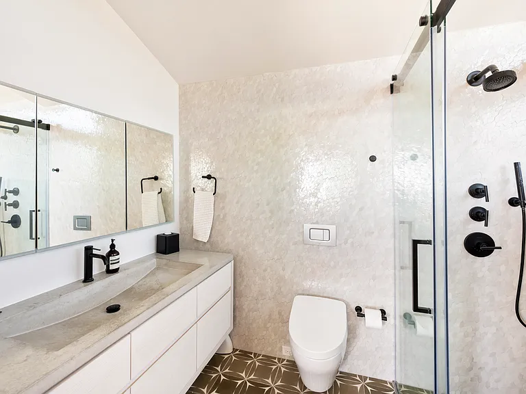 419 E Lake Dr — Photo 12
