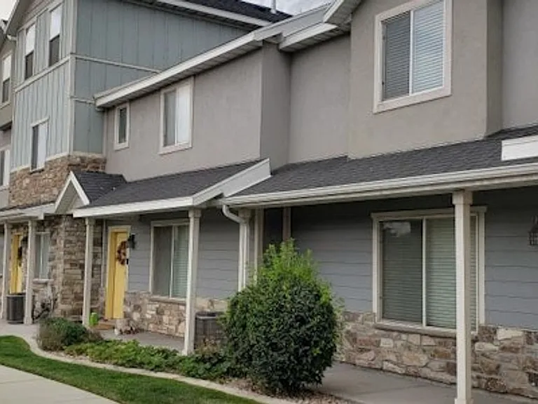 220 N 750 E — Photo 2