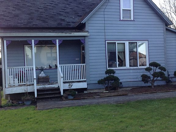 3bd 1 1/2bath Victorian