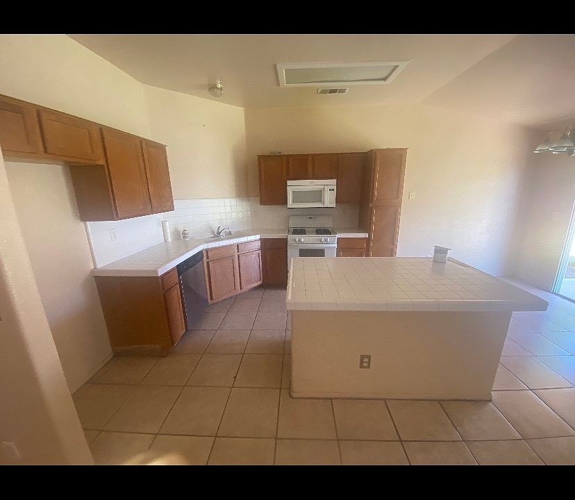 1st image of 2602 E Skyview Ave