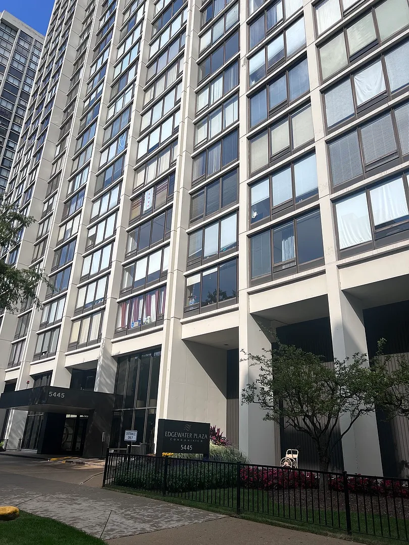 2 bed, 1330 sqft, $2,800 — Photo 1