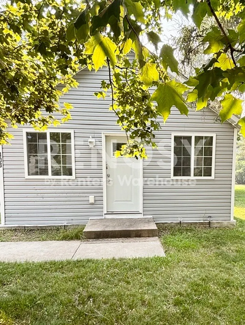 Available Now 2 Bedroom 1 Bath Single Family Home in Waite Park — Photo 1