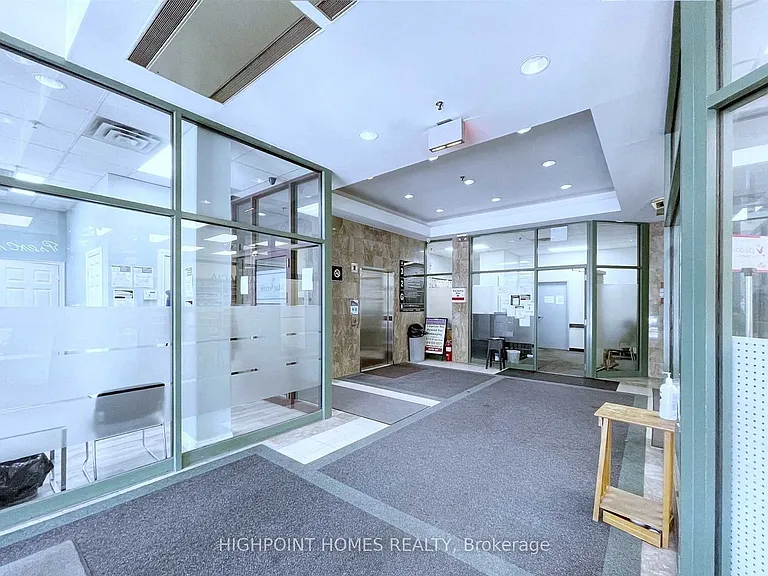 360 College St #401 — Photo 6