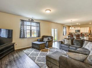 607 Pebble Ct, Moncks Corner, SC 29461