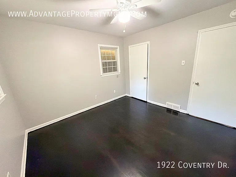 1922 Coventry Dr — Photo 13