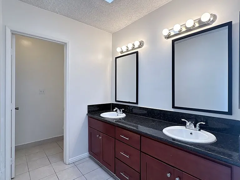 8061 Romaine St — Photo 13