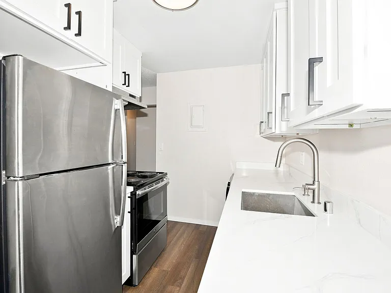 1002 N J St #7 — Photo 7