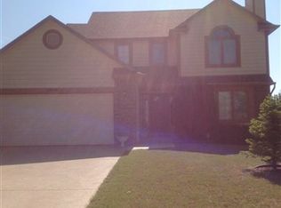 2900 Fenwick Rd, Lawrence, KS 66046