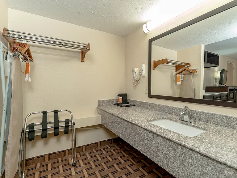 150 Skyline Dr #A — Photo 9