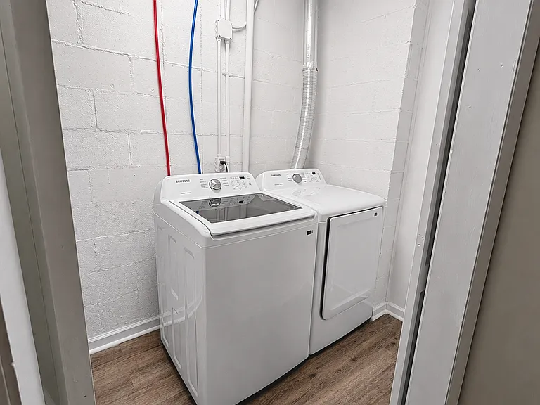 390 Eastview Dr #1 — Photo 5