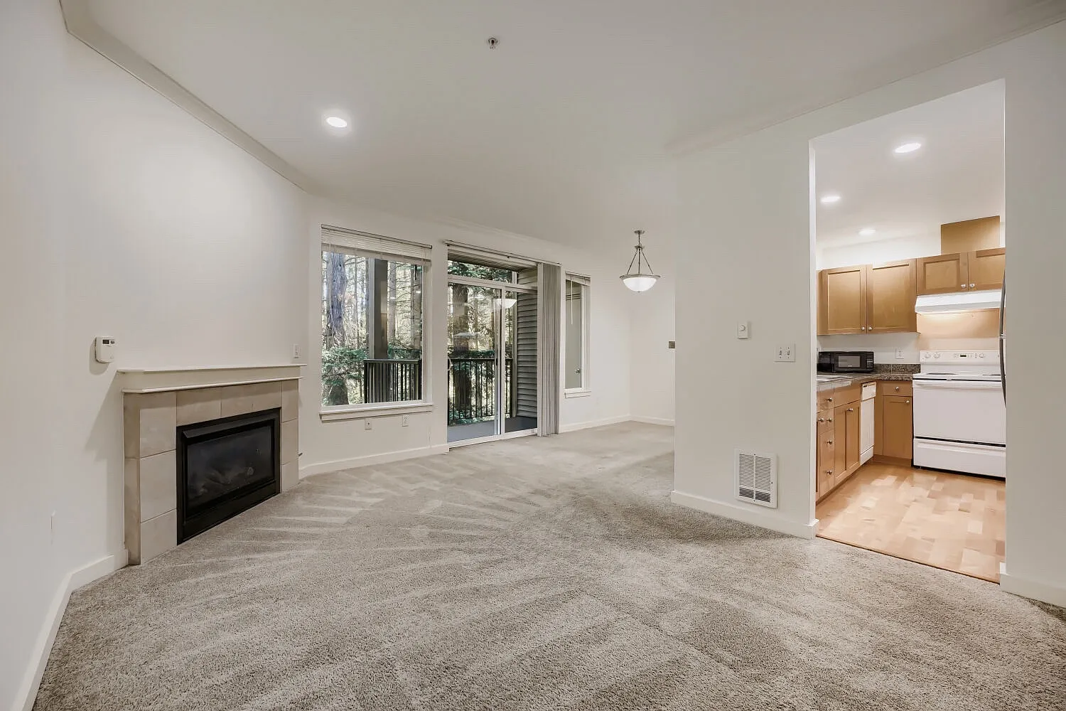 25025 SE Klahanie Blvd — Photo 2
