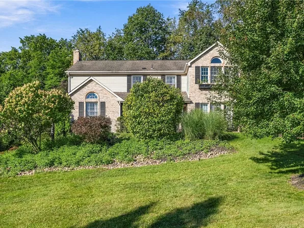 2446 Dogwood Dr, Wexford, PA 15090