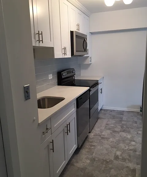 4250 N Marine Dr #329 — Photo 1
