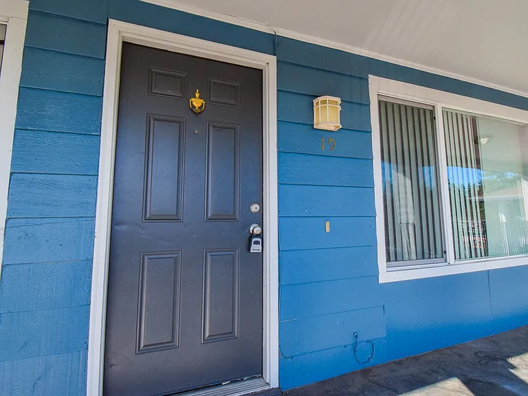 Vista Hills Apartments — Photo 3