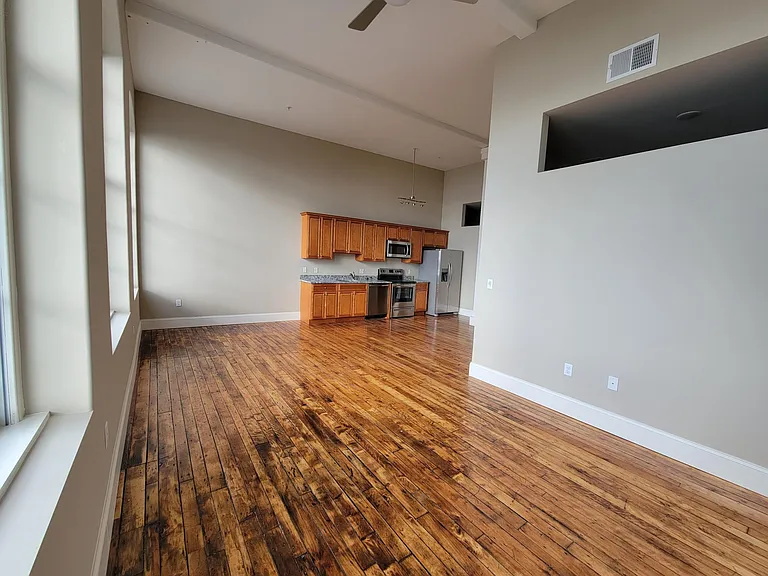 Ashworth Lofts — Photo 9