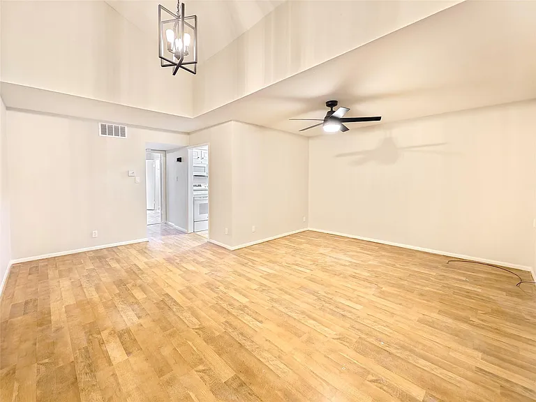 2507 Montrose Blvd #49 — Photo 10