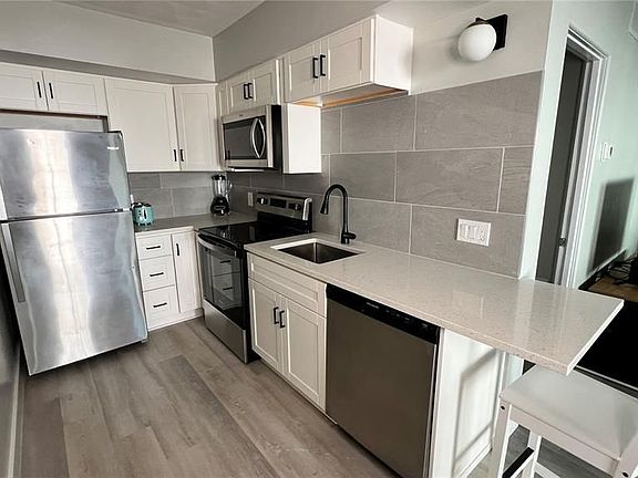 4th image of 974 Tennessee Ln