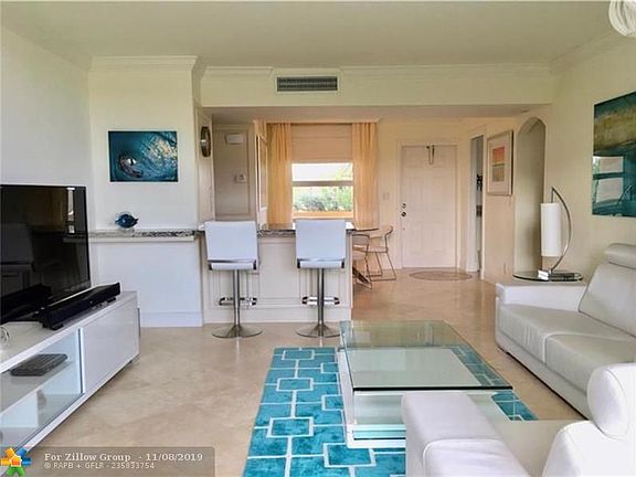 3rd image of 333 NE 21st Ave APT 322
