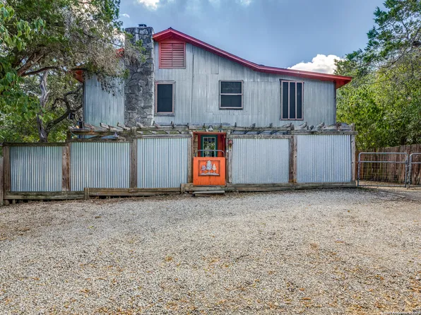 207 Cherokee, Lakehills, TX 78063