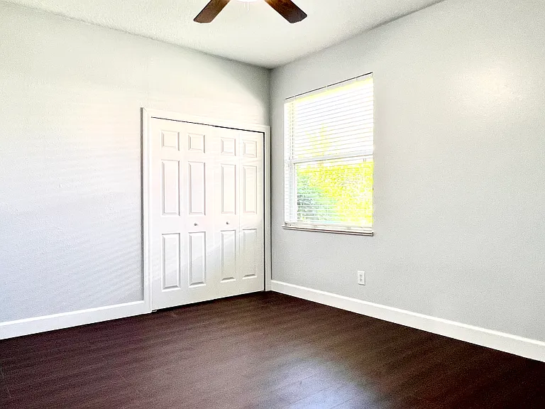 885 Oak Landings Ct — Photo 32