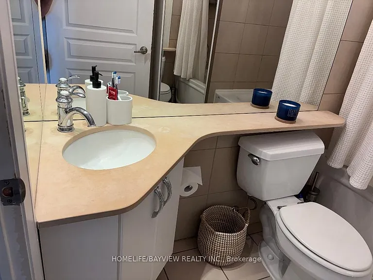 1121 Bay St #405 — Photo 6