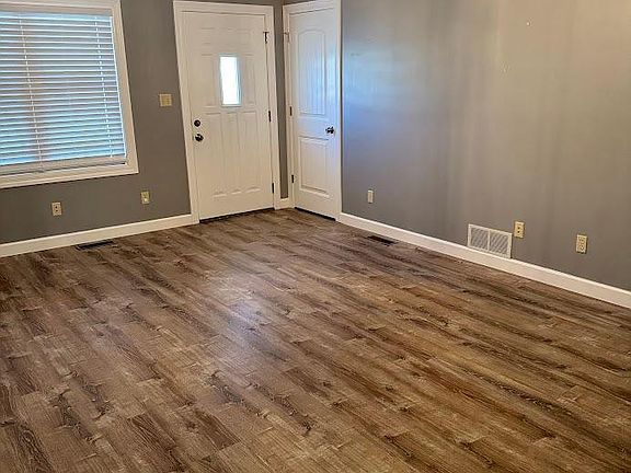 2nd image of 804 E Erin Pl