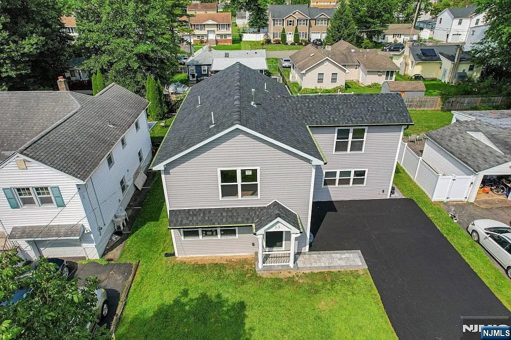 4 bed, 3.0 bath, $4,500 — Photo 3