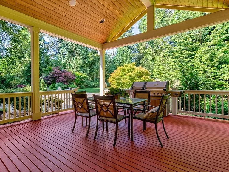 Covered outdoor patio/grilling area
