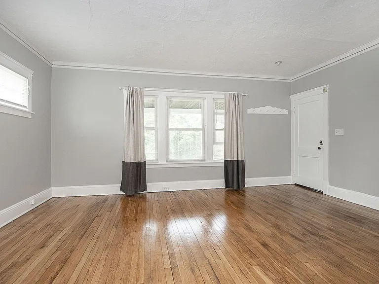 13416 Harlon Ave — Photo 5