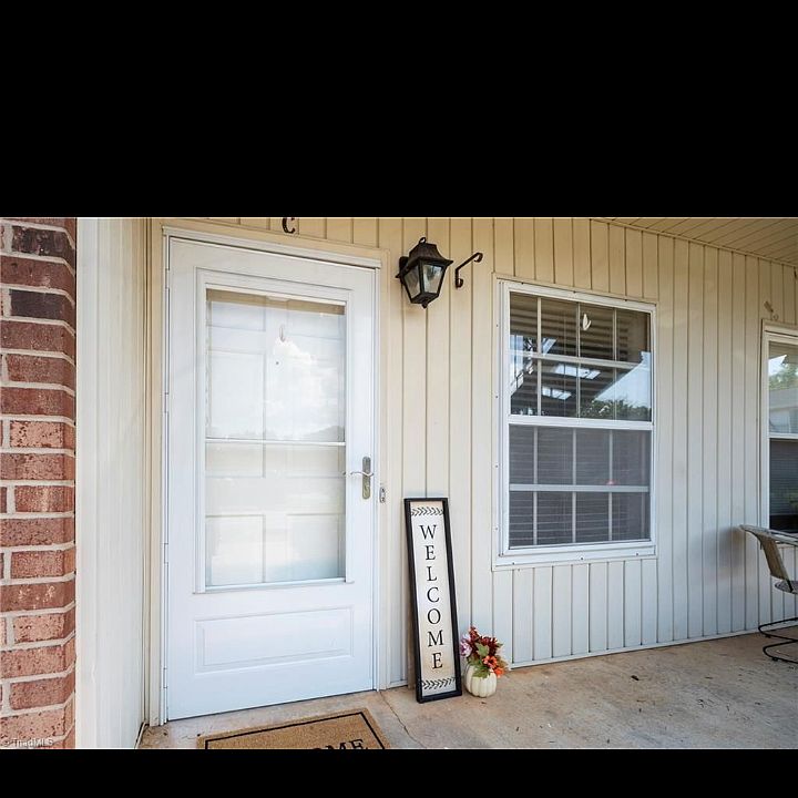 1ST FLOOR CONDO...NO STEPS