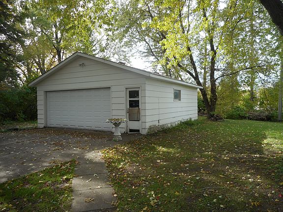 This garage can fit 2-4 cars