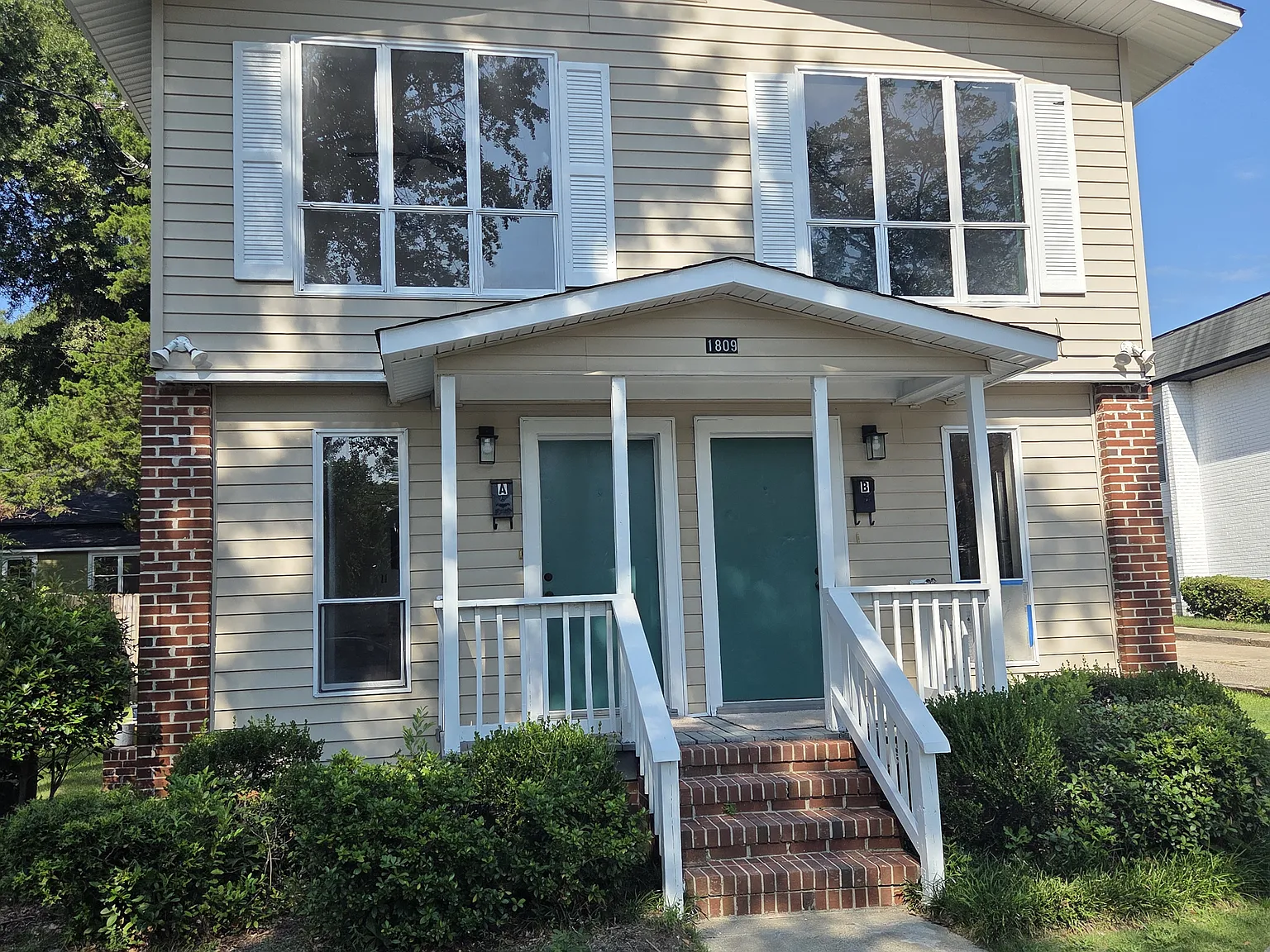 2 bed, 1.5 bath, 1100 sqft, $1,150 — Photo 2