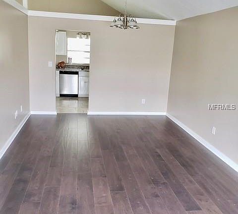 3rd image of 880 Fruitland Dr