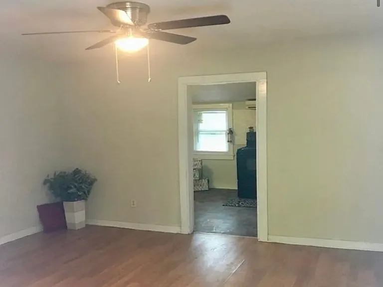 310 Carson Dr #7 — Photo 2