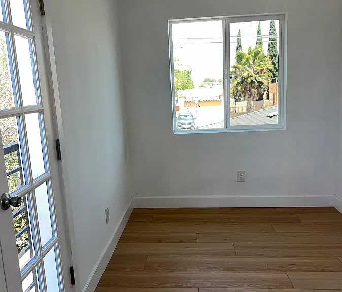 9001 S Van Ness Ave #1/2 — Photo 16