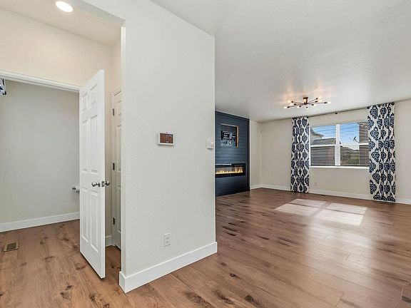 4th image of 15574 Quince Cir