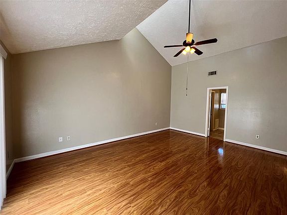 4th image of 22206 N Fork Dr