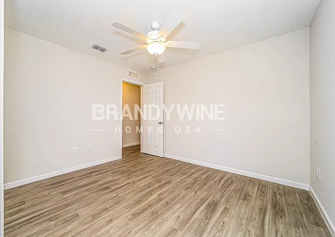 558 Kit St — Photo 18