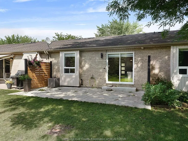 19 Malibu Dr — Photo 4