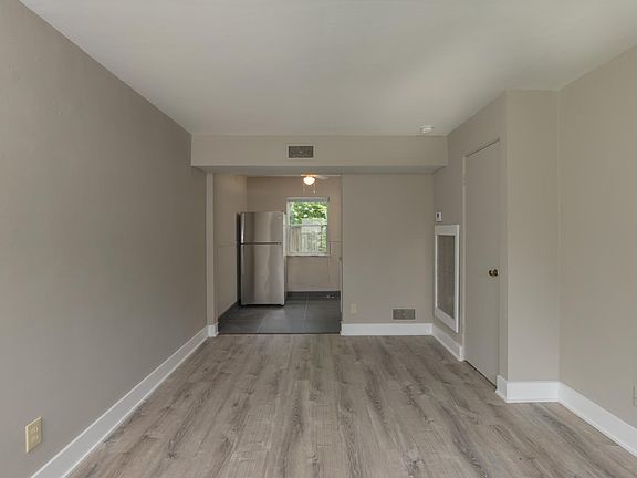 2nd image of 464 E Norwich Ave APT C
